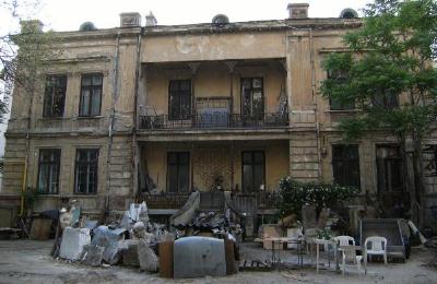 Un fleac, i-au ciuruit – Povestea unei evacuari fortate