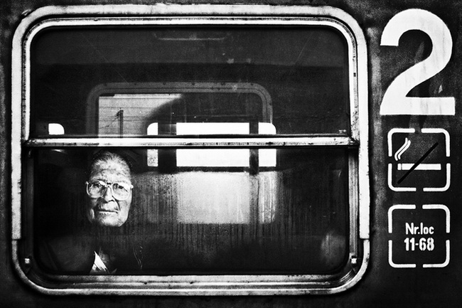 Fotografii români care au ajuns în finala SWPA expun la Cărtureşti Verona