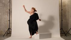 Instrumentar Revoluționar – Istoria artei retrasată prin pătratul negru. Veda Popovici @ Atelier 35